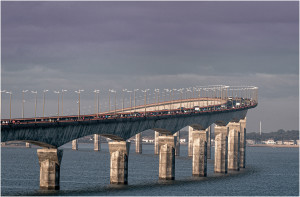 Bernard Petridis-run au, pont ile de Ré_