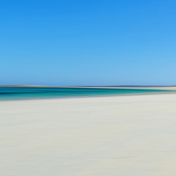 Plage déserte / SUIGNARD Bruno